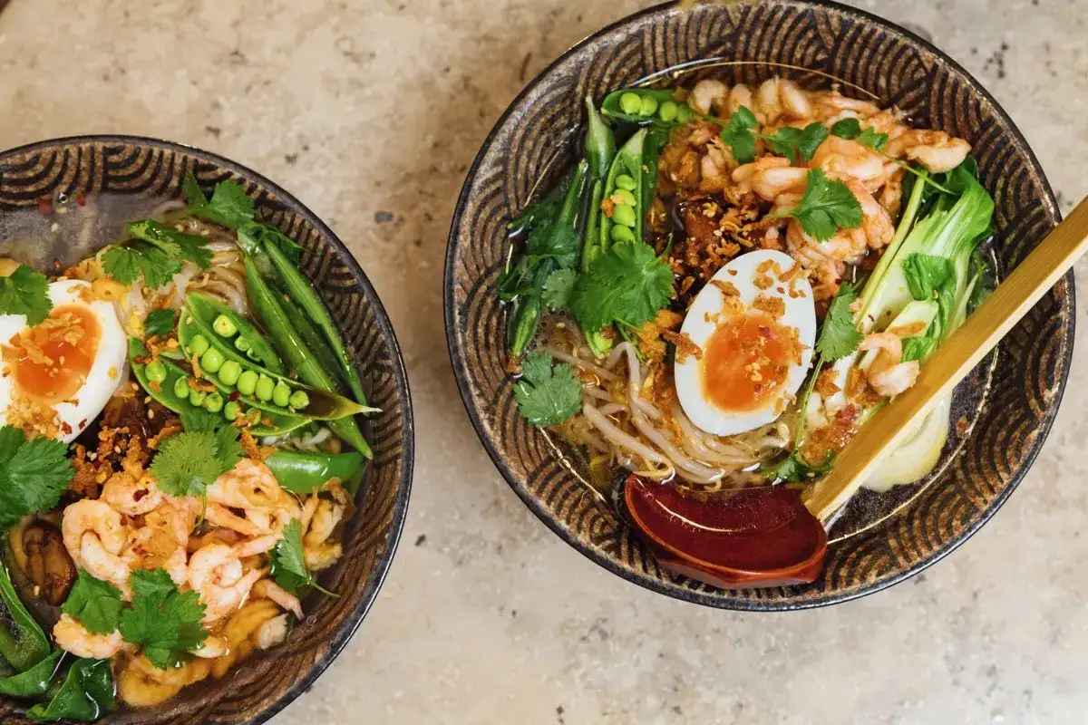 Så lagar du shoyu ramen med balanserad sojabuljong