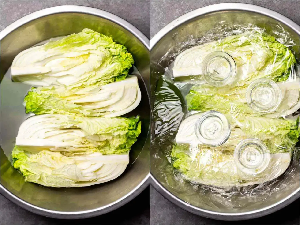 K&aring;lhalvor i en sk&aring;l, redo f&ouml;r n&auml;sta steg i ett kimchi recept. Plastfolie och glas l&auml;ggs ovanp&aring; f&ouml;r att pressa k&aring;len.